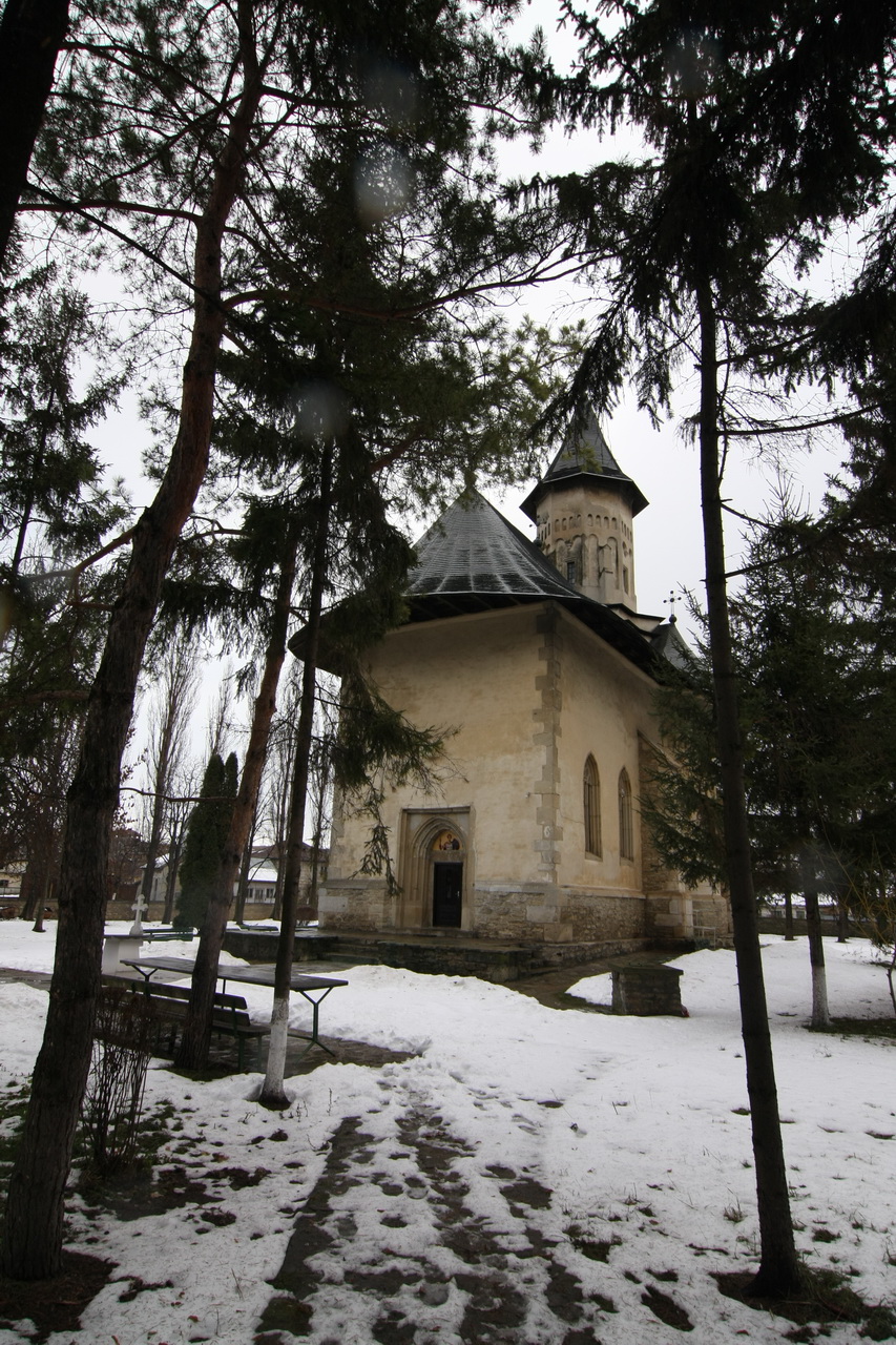 Biserica Sfântul Dumitru din Hârlău